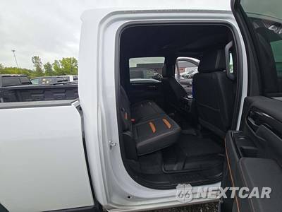 2026 GMC Sierra 2500HD AT4 Crew Cab Medium Bed - zdjęcie 16 z 20 - miniatura