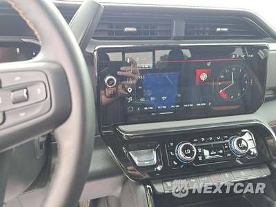 2026 GMC Sierra 2500HD AT4 Crew Cab Medium Bed - zdjęcie 10 z 20 - miniatura