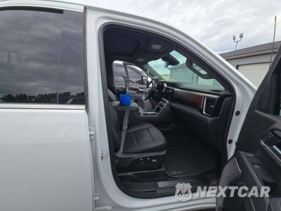 2026 GMC Sierra 2500HD Denali Crew Cab Medium Bed - zdjęcie 18 z 21 - miniatura