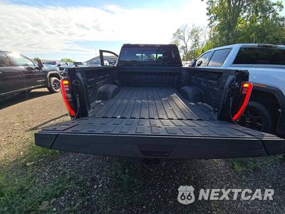 2026 GMC Sierra 2500HD AT4 Crew Cab Medium Bed - zdjęcie 14 z 20 - miniatura