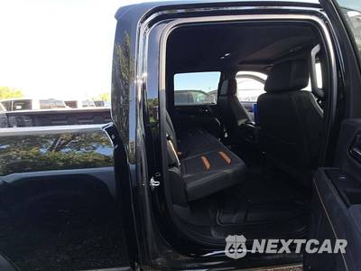 2026 GMC Sierra 2500HD AT4 Crew Cab Medium Bed - zdjęcie 16 z 20 - miniatura