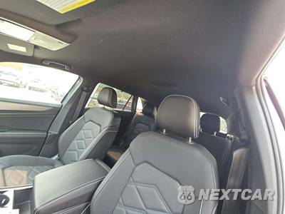 2025 Volkswagen Atlas Cross Sport 2.0T SE w/Technology - zdjęcie 8 z 17 - miniatura