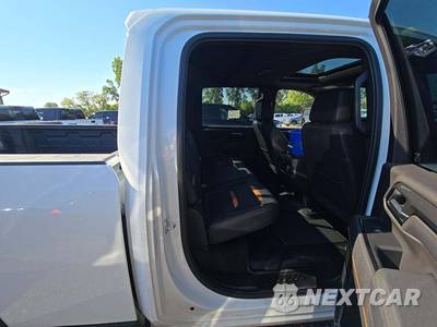 2026 GMC Sierra 2500HD AT4 Crew Cab Medium Bed - zdjęcie 16 z 20 - miniatura
