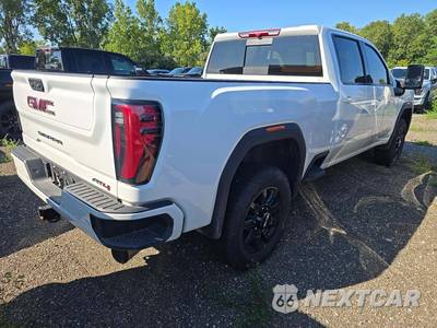 2026 GMC Sierra 2500HD AT4 Crew Cab Medium Bed - zdjęcie 3 z 20 - miniatura