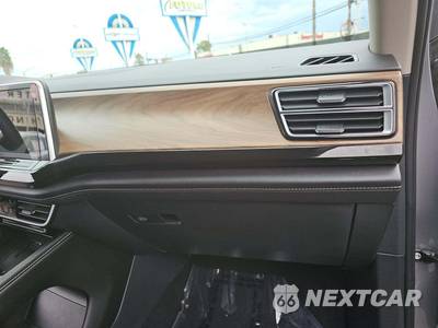 2025 Volkswagen Atlas 2.0T SE w/Technology - zdjęcie 17 z 22 - miniatura
