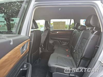 2025 Volkswagen Atlas 2.0T SE w/Technology - zdjęcie 10 z 22 - miniatura