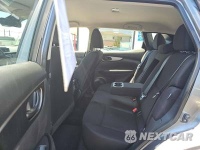 2022 Nissan Rogue Sport S - zdjęcie 10 z 35 - miniatura