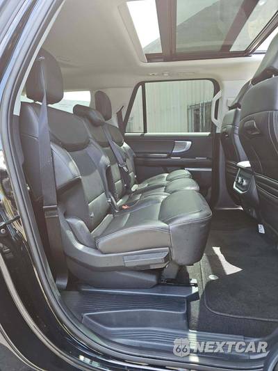 2025 Ford Expedition MAX Platinum - zdjęcie 14 z 27 - miniatura