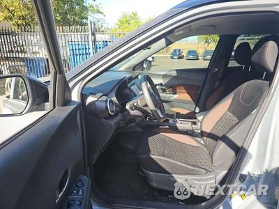 2023 Nissan Kicks SR - zdjęcie 3 z 23 - miniatura