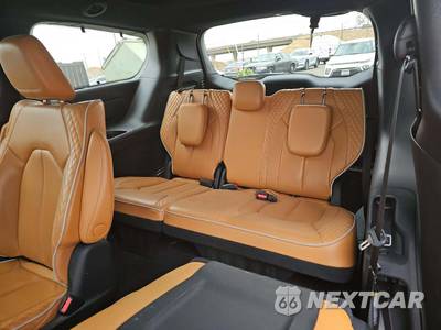 2022 Chrysler Pacifica Pinnacle 121.6" WB - zdjęcie 11 z 23 - miniatura