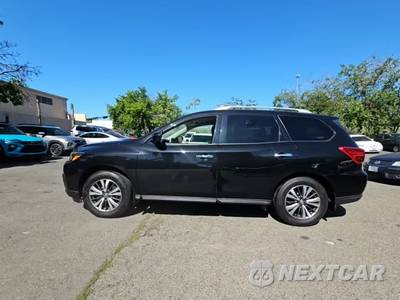 2020 Nissan Pathfinder S - zdjęcie 3 z 39 - miniatura