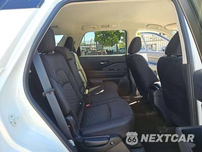 2022 Nissan Pathfinder SV - zdjęcie 14 z 30 - miniatura