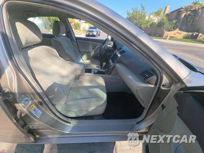 2009 Toyota Camry LE - zdjęcie 18 z 25 - miniatura