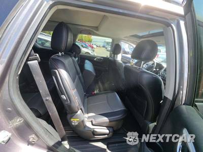 2019 Nissan Pathfinder SL - zdjęcie 17 z 25 - miniatura