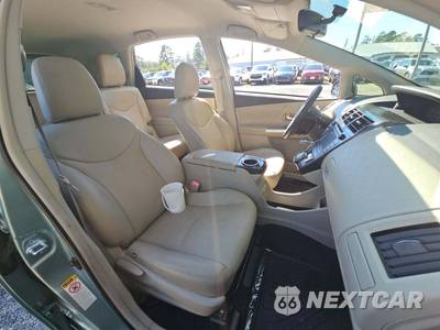 2014 Toyota Prius v Three - zdjęcie 18 z 24 - miniatura