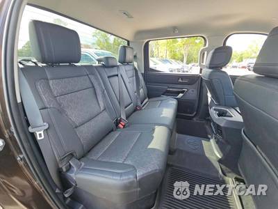 2023 Toyota Tundra Limited Crew Cab Short Bed - zdjęcie 16 z 22 - miniatura