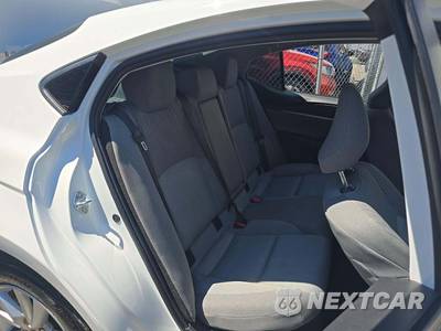 2025 Toyota Camry LE - zdjęcie 16 z 22 - miniatura
