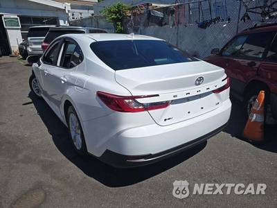 2025 Toyota Camry LE - zdjęcie 2 z 22 - miniatura