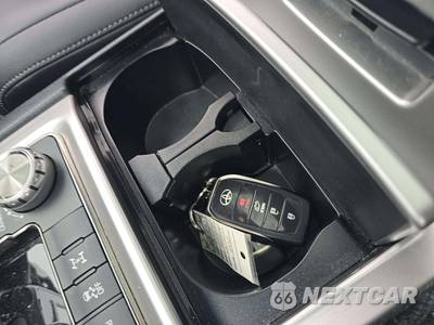2018 Toyota Land Cruiser - zdjęcie 8 z 21 - miniatura