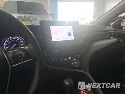 2021 Toyota Camry Hybrid LE - zdjęcie 10 z 23 - miniatura