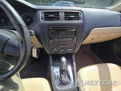 2012 Volkswagen Jetta SE Sedan w/Convenience - zdjęcie 7 z 37 - miniatura