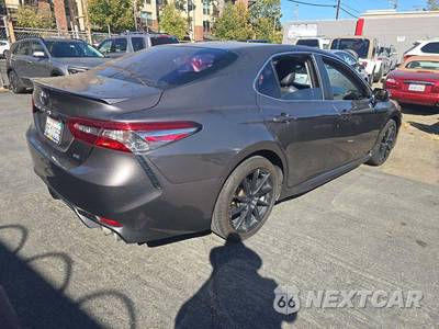 2018 Toyota Camry SE - zdjęcie 3 z 38 - miniatura