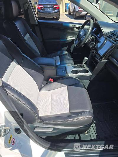 2012 Toyota Camry SE - zdjęcie 18 z 22 - miniatura