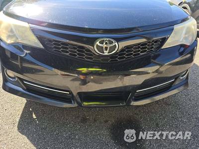2014 Toyota Camry SE - zdjęcie 21 z 29 - miniatura