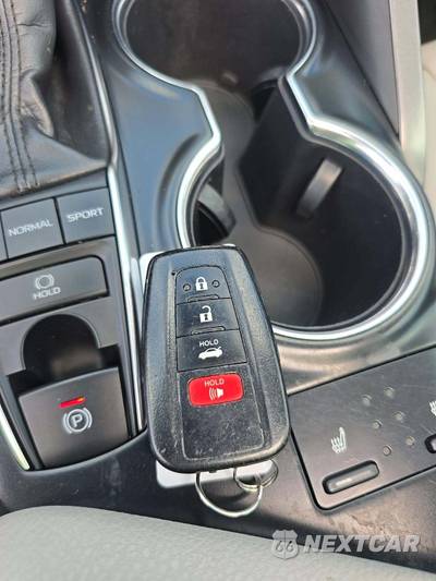 2019 Toyota Camry XSE - zdjęcie 8 z 25 - miniatura