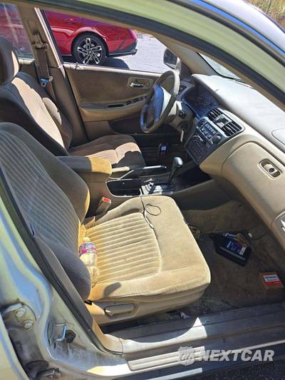 1998 Honda Accord Sedan LX - zdjęcie 18 z 39 - miniatura