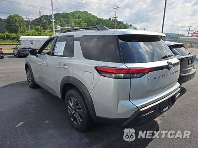 2025 Nissan Pathfinder SV - zdjęcie 2 z 23 - miniatura