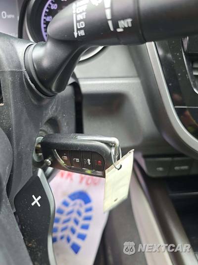 2024 Toyota Camry SE - zdjęcie 8 z 26 - miniatura