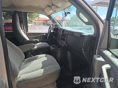2017 Chevrolet Express 2500 Passenger Van LS 1LS 135.0" WB - zdjęcie 17 z 25 - miniatura
