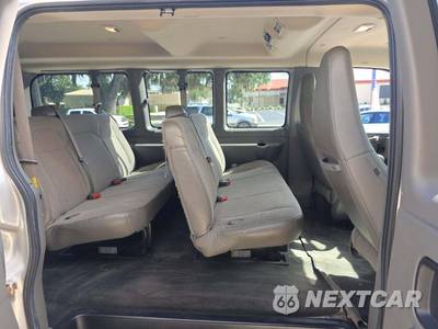 2017 Chevrolet Express 2500 Passenger Van LS 1LS 135.0" WB - zdjęcie 15 z 25 - miniatura