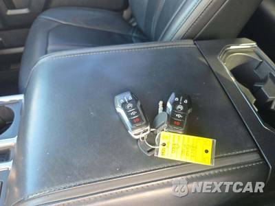 2017 Ford F-150 Platinum Crew Cab Short Bed - zdjęcie 8 z 24 - miniatura