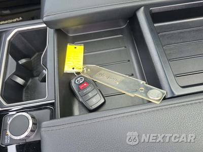 2024 Toyota Tundra Hybrid Limited Crew Cab Short Bed - zdjęcie 8 z 22 - miniatura