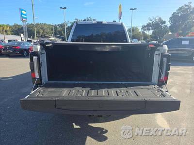 2026 Ford Super Duty F-350 Platinum Crew Cab Medium Bed - zdjęcie 14 z 22 - miniatura