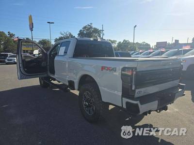 2026 Ford Super Duty F-350 Platinum Crew Cab Medium Bed - zdjęcie 2 z 22 - miniatura