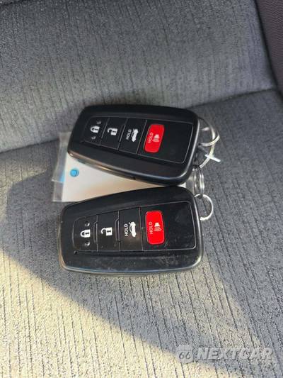2022 Toyota Camry Hybrid LE - zdjęcie 5 z 25 - miniatura