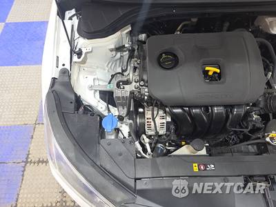 2019 Hyundai Elantra SE Sedan - zdjęcie 24 z 26 - miniatura
