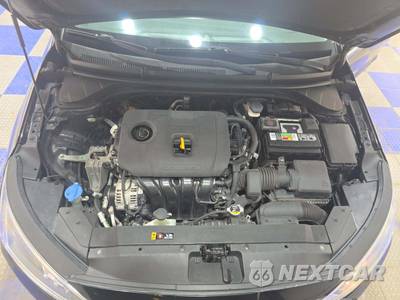 2020 Hyundai Elantra SEL Sedan - zdjęcie 26 z 29 - miniatura