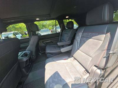 2025 Toyota Sequoia TRD Pro - zdjęcie 10 z 20 - miniatura