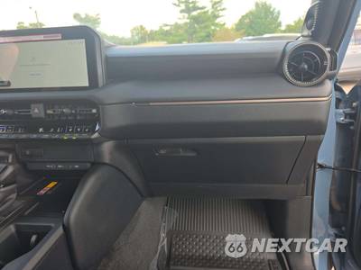 2025 Toyota Land Cruiser - zdjęcie 16 z 17 - miniatura