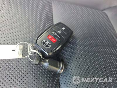 2025 Toyota Land Cruiser - zdjęcie 5 z 17 - miniatura