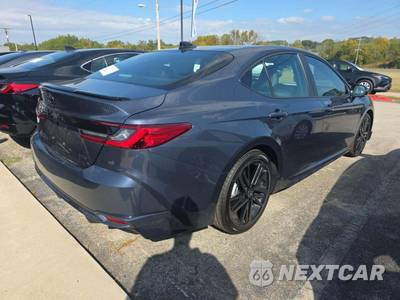 2026 Toyota Camry XSE - zdjęcie 3 z 22 - miniatura