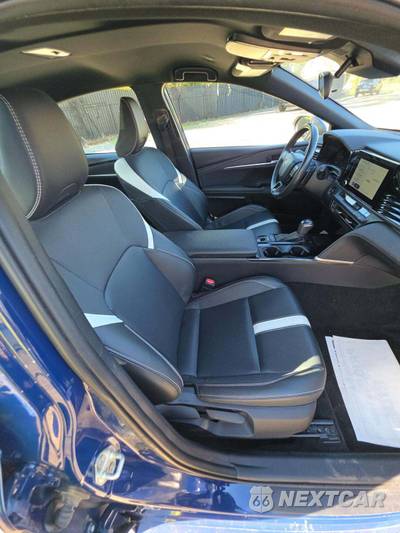 2025 Toyota Camry SE - zdjęcie 18 z 26 - miniatura