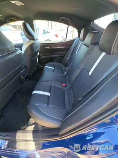 2025 Toyota Camry SE - zdjęcie 13 z 26 - miniatura