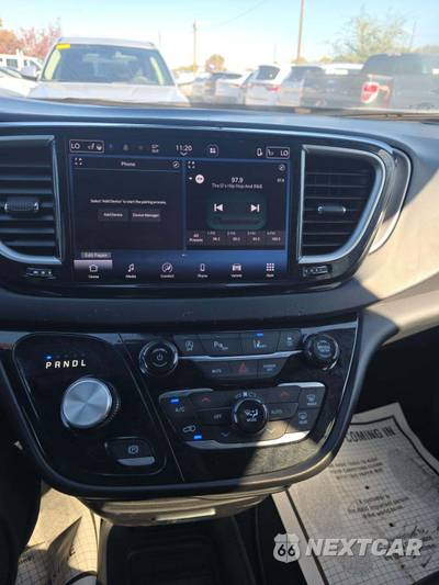 2026 Chrysler Pacifica Select 121.6" WB - zdjęcie 10 z 29 - miniatura