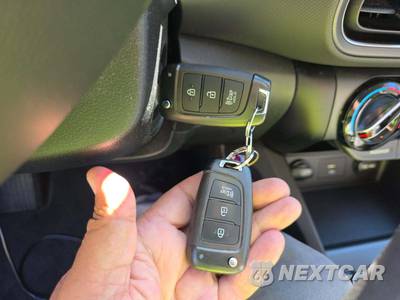 2023 Hyundai Kona SE - zdjęcie 8 z 23 - miniatura