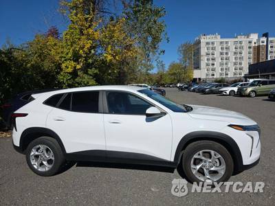 2024 Chevrolet Trax LS - zdjęcie 4 z 27 - miniatura